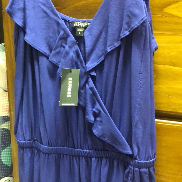 Express dress - Picture 3 of 5